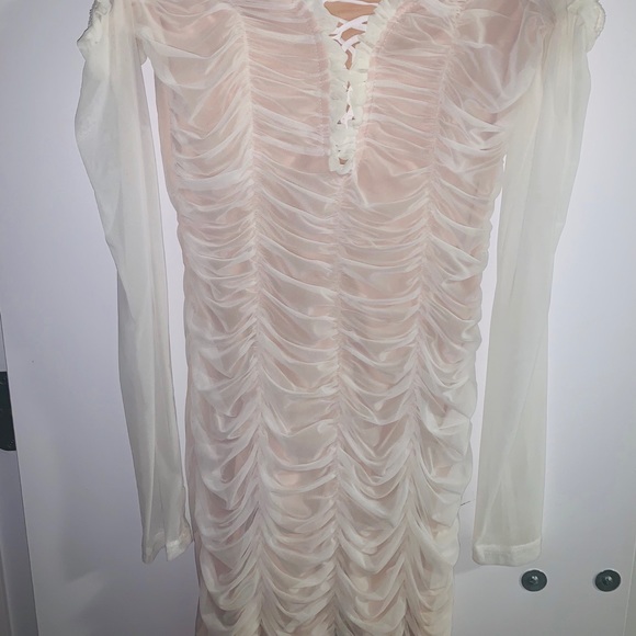 Fashion Nova Dress , Great condition Stretch dress - Picture 2 of 5